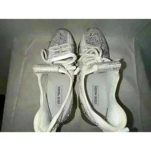 Steve Madden‎ Rhinestone Embellishment Maxima-R Women's White Tennie Shoe Sz 9 M - Picture 4 of 11